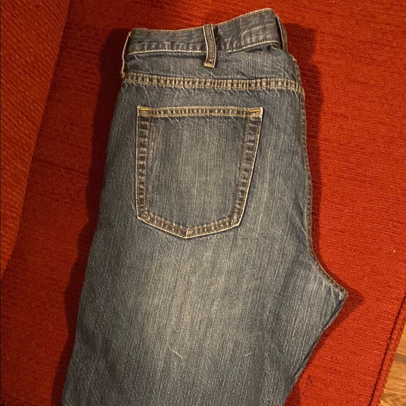 Old Navy Blue Relaxed Jeans with Vintage Wash - Picture 5 of 8